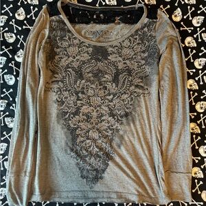 Maurices Cream and White Graphic Long Sleeve Blouse